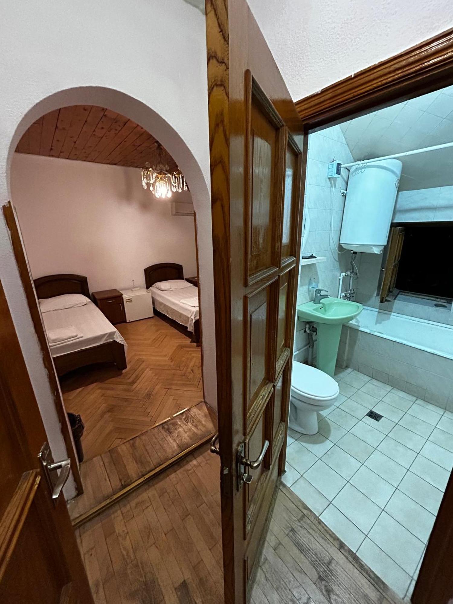Duma Hotel Tbilisi Exteriör bild