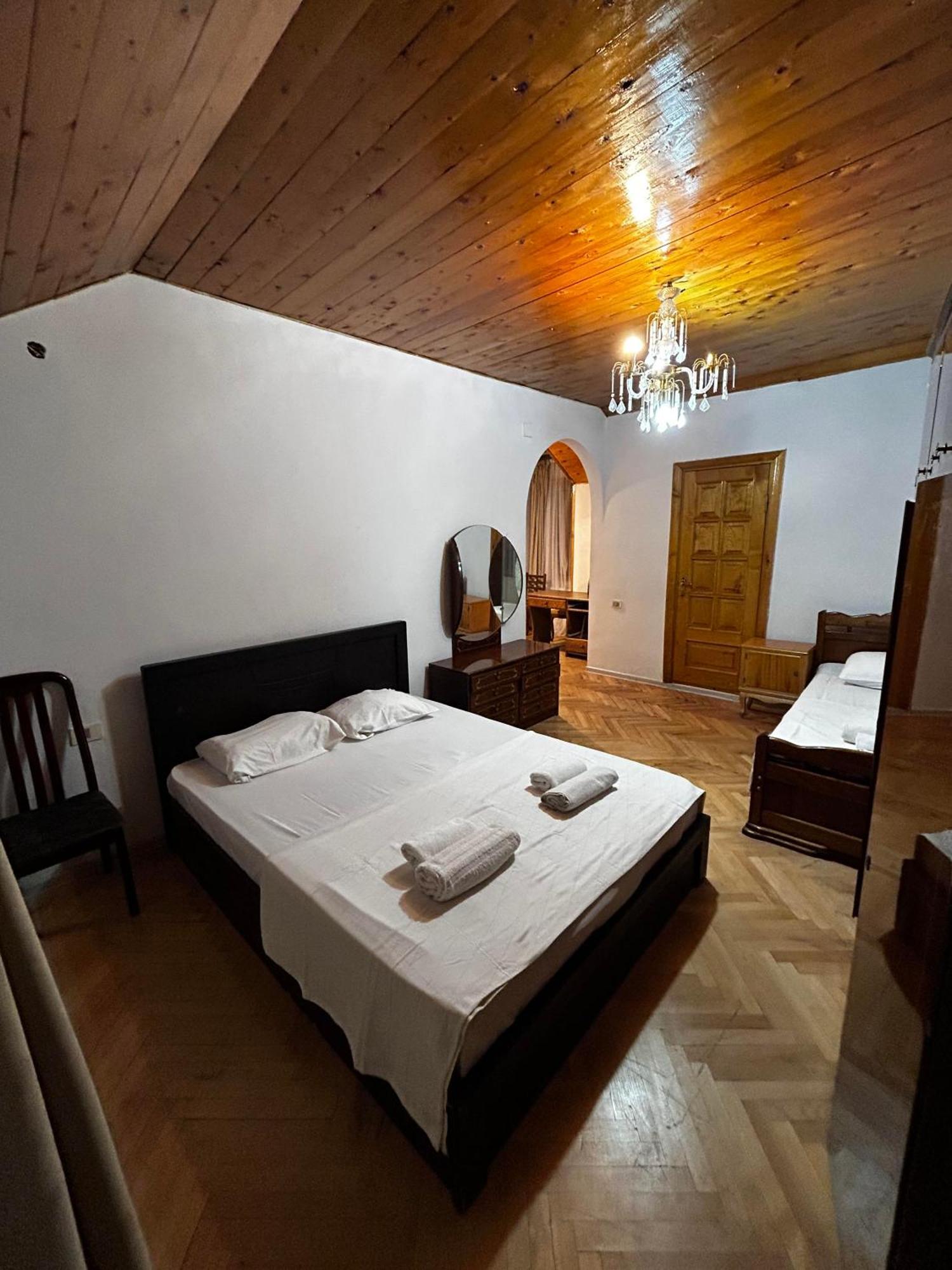 Duma Hotel Tbilisi Exteriör bild