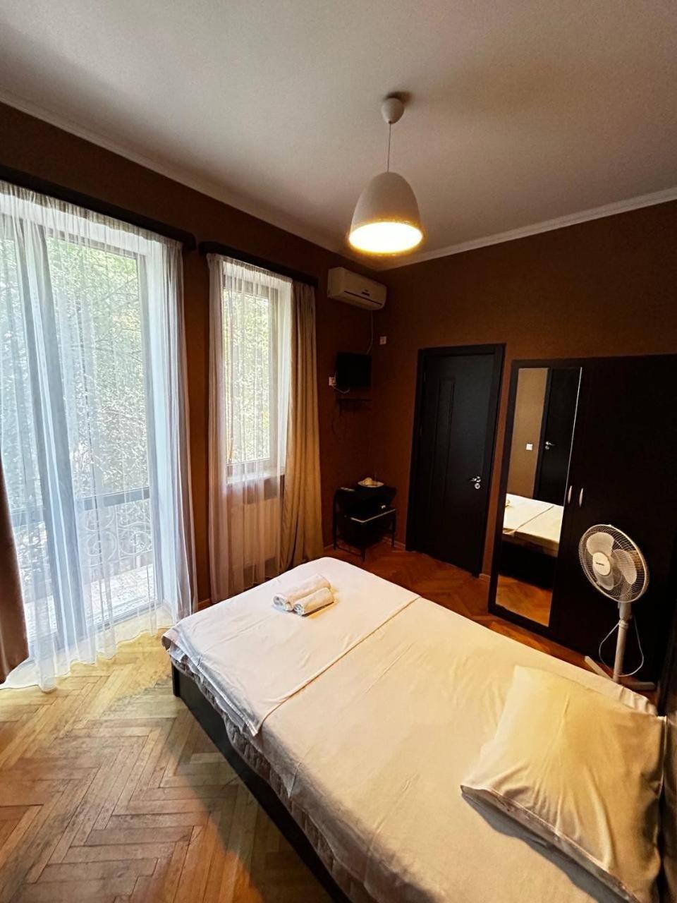 Duma Hotel Tbilisi Exteriör bild